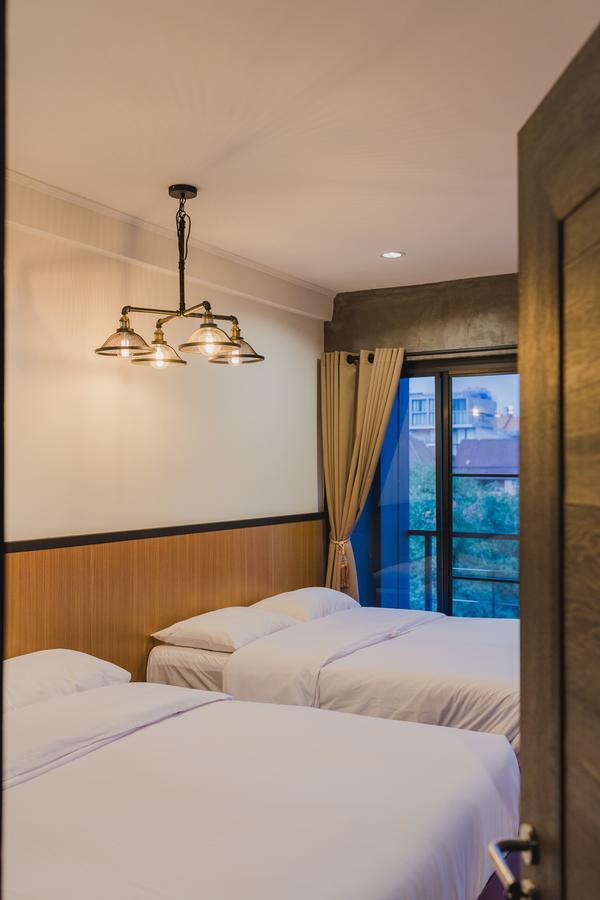 No.9 Hostel & Cafe Чиангмай Экстерьер фото
