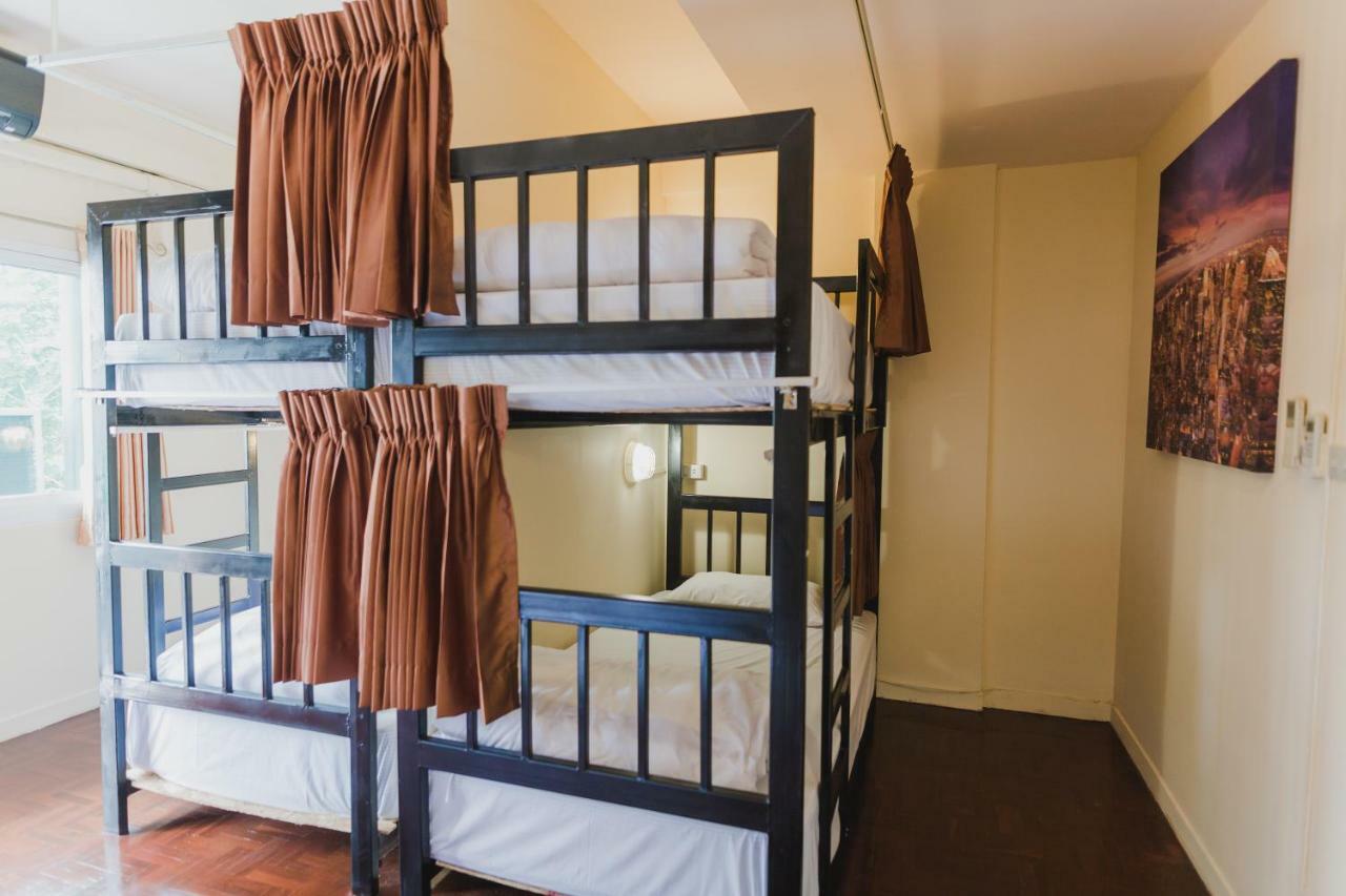 No.9 Hostel & Cafe Чиангмай Экстерьер фото